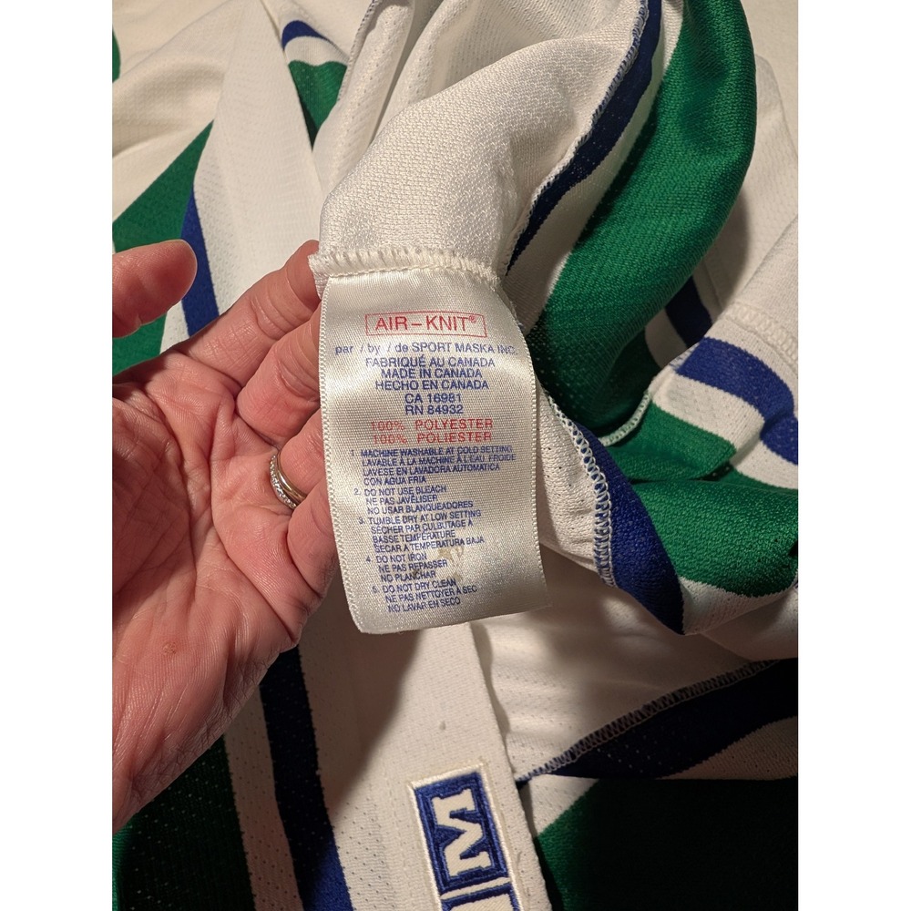 Vintage CCM Vancouver Canucks NHL Hockey Jersey White Blue Green Jumbo Canada - Picture 7 of 7